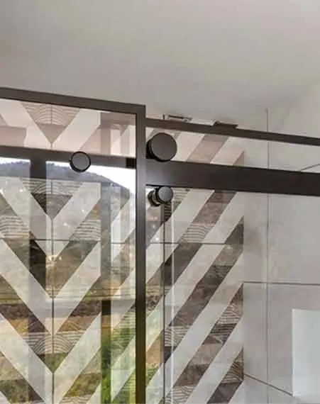Divisiones de Baño Con Marco en vidrio templado en Bogotá